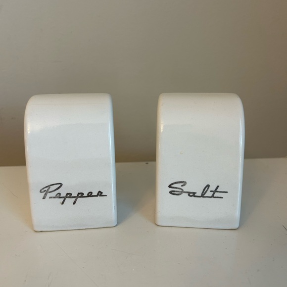 VINTAGE SALT & PEPPER SHAKER SET ART DECO STOVE TOP MISSING STOPPERS - Picture 1 of 9